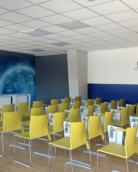 Grafica murale adesiva per una sala riunioni