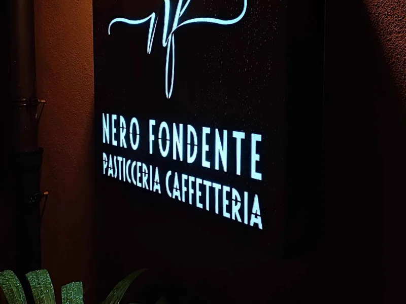 Insegna retroilluminata per pasticceria